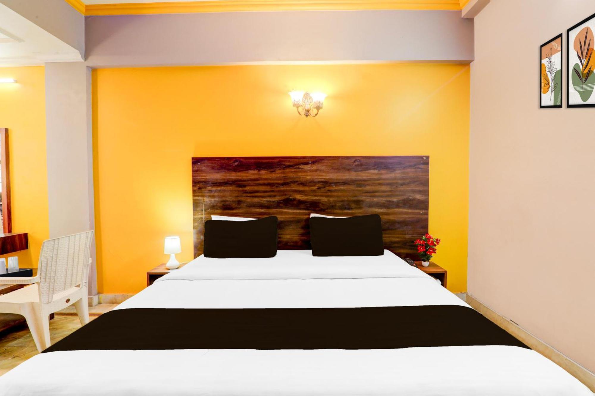 Super Hotel O Insaf Nagar Munshipuliya Formerly Vibrant Chinhat Екстериор снимка