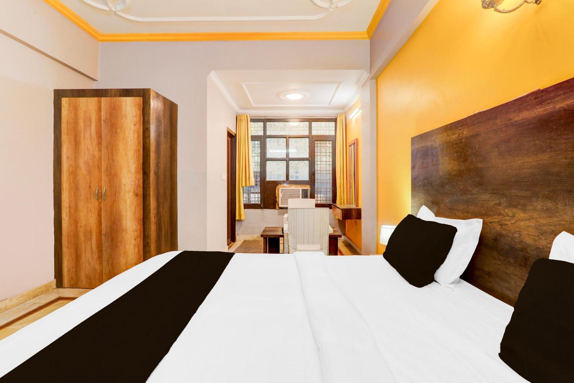 Super Hotel O Insaf Nagar Munshipuliya Formerly Vibrant Chinhat Екстериор снимка