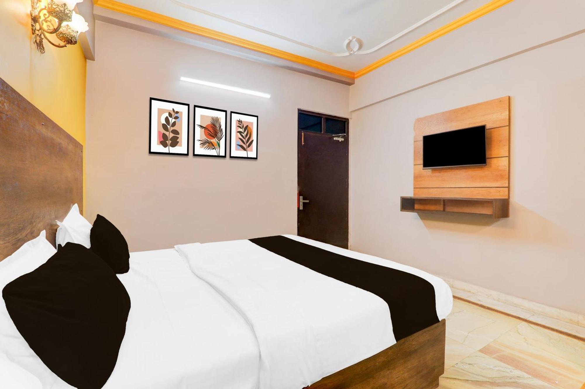 Super Hotel O Insaf Nagar Munshipuliya Formerly Vibrant Chinhat Екстериор снимка